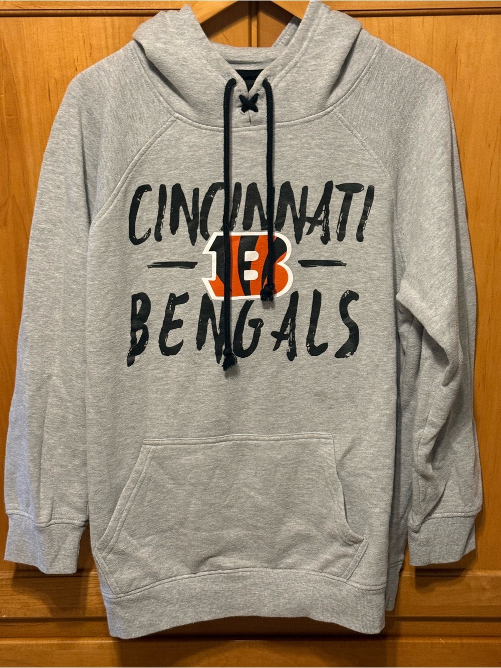 NFL Cincinnati Bengals Gray Crewneck Hoodie with Orange and Black Logo Size L